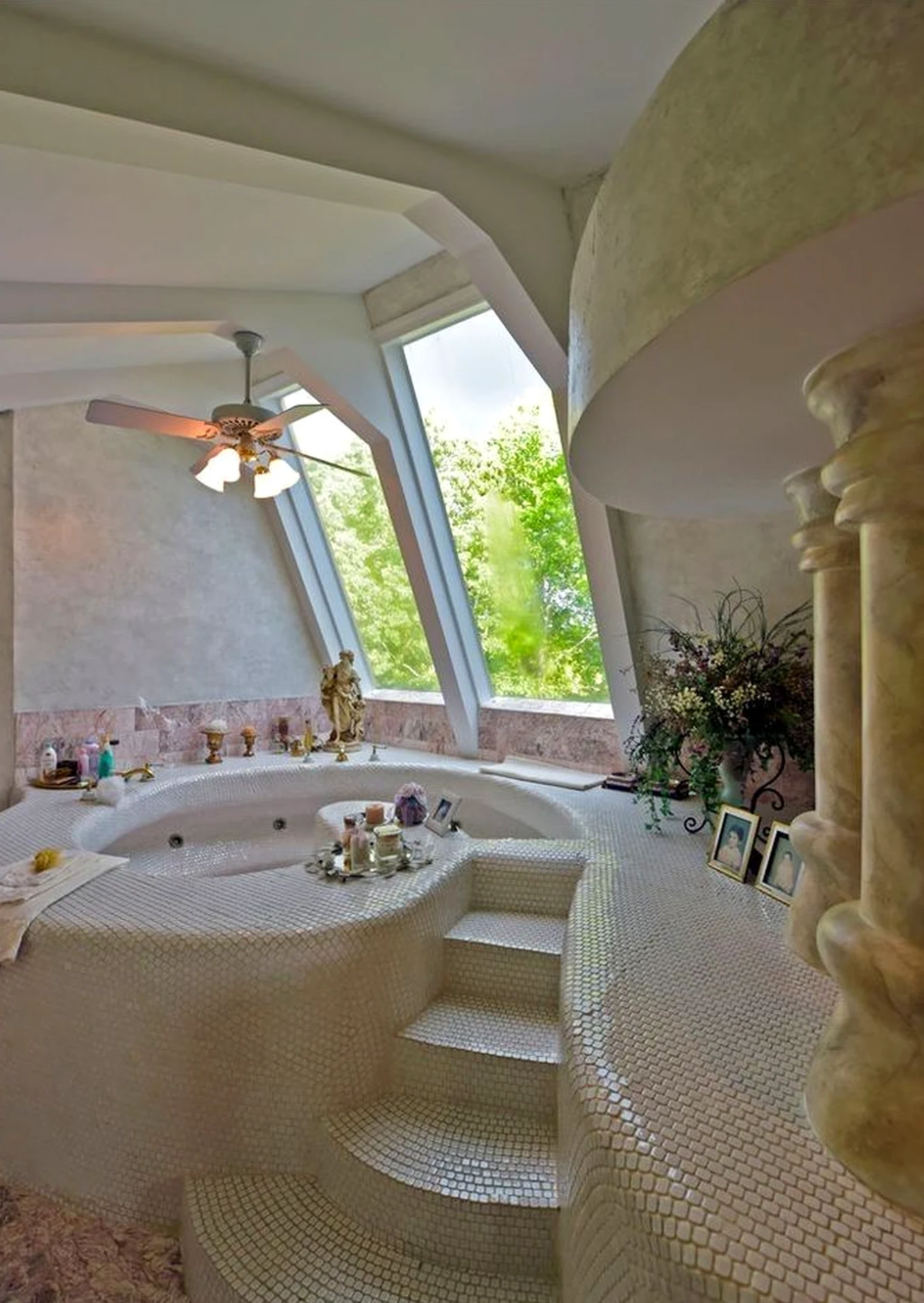 Open outdoor lounge brings a useful note of softness, making the sitting area feel bright but not busy.