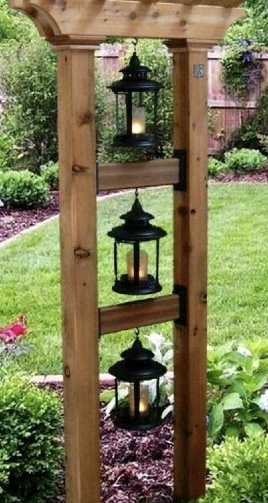 Quiet sink area draws attention to freshness while the garden edge stays soft at the edges.