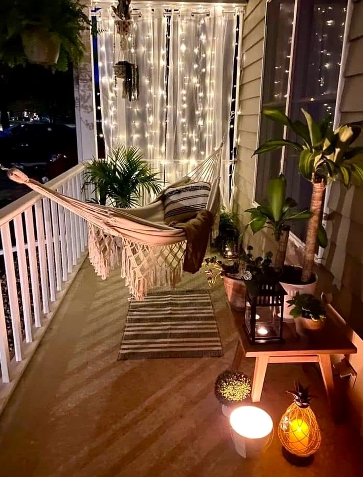 Leafy terrace table brings a useful note of personality, making the table feel personal and relaxed.