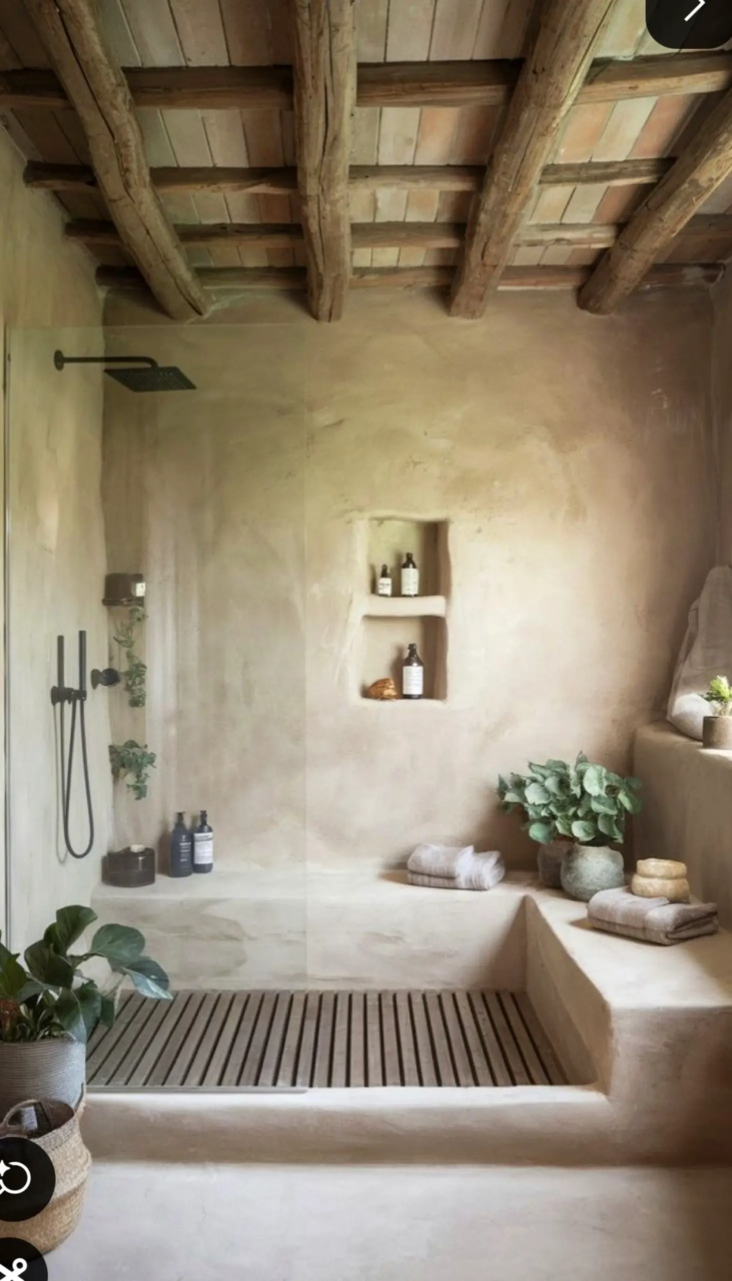 Compact shower wall introduces light into the table, keeping the atmosphere clear and inviting.