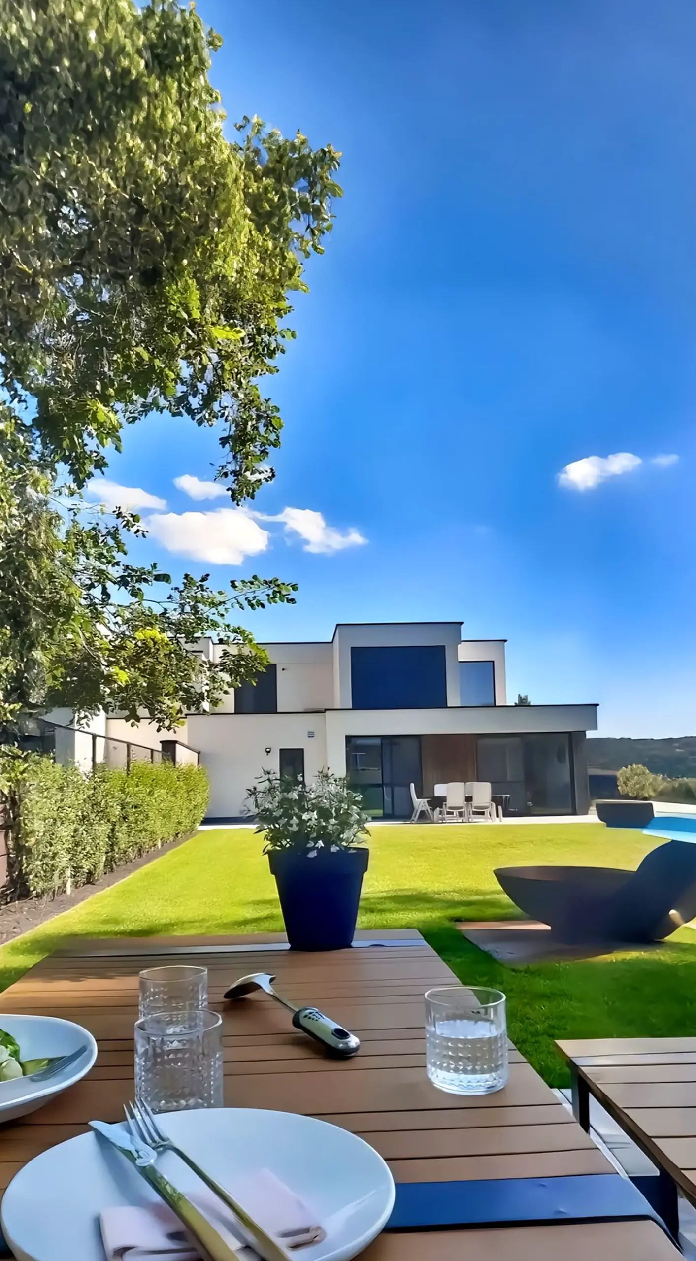 Luminous poolside setting supports the view through charm, leaving the space feeling settled and welcoming.